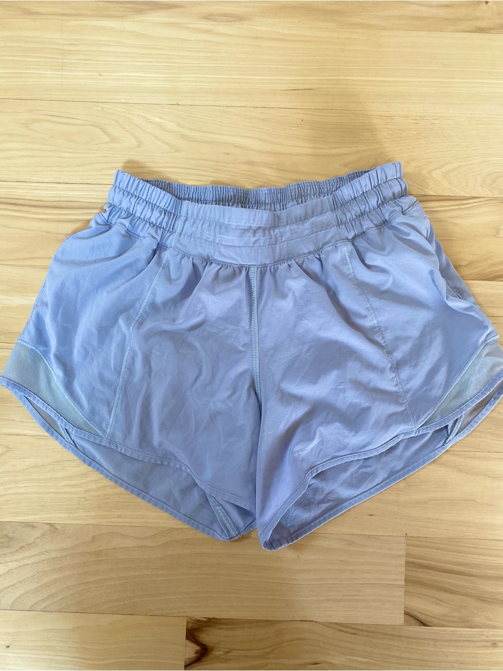 Lululemon Women’s Shorts Dove Gray 4” Inseam Athletic Athleisure Size 4 Tall